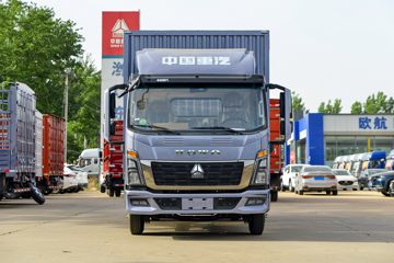 中国重汽HOWO 统帅 180马力 3.85米排半厢式轻卡(万里扬8档)