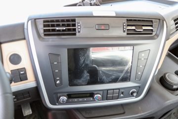 �������ó� ���KR PLUS ���ʰ�2024�� 280���� 4X2 9.8��LNG��ʽ�ػ���(DFH5180XXYE27)ͼƬ