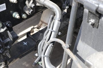 �������ó� ���KR PLUS ���ʰ�2024�� 280���� 4X2 9.8��LNG��ʽ�ػ���(DFH5180XXYE27)ͼƬ