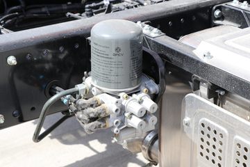 �������ó� ���KR PLUS ���ʰ�2024�� 280���� 4X2 9.8��LNG��ʽ�ػ���(DFH5180XXYE27)ͼƬ