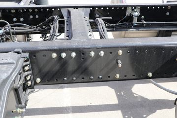 �������ó� ���KR PLUS ���ʰ�2024�� 280���� 4X2 9.8��LNG��ʽ�ػ���(DFH5180XXYE27)ͼƬ