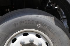 东风商用车 天龙KL重卡 490马力 6X4 牵引车(速比3.64)