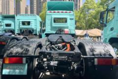 零一汽车 小满E660 6X4 纯电动牵引汽车256kWh