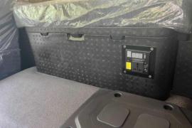 惊蛰&nbsp;电动牵引车驾驶室图片