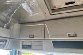 惊蛰&nbsp;电动牵引车驾驶室图片