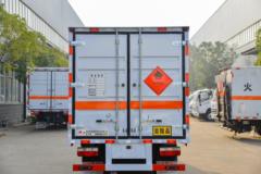 东风 途逸T5 95马力 汽油 4X2 易燃液体厢式运输车(楚飞牌)(CLQ5040XRY6E)