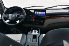 中国重汽成都商用车 V2 蓉E-Truk 4.5T 4.15米单排纯电动仓栅式轻卡(CDW5042CCYG331DZHBEV)140kWh