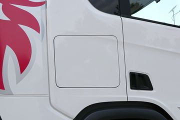 ˹������ ��Rϵ�� 500���� 6X2Rǣ����(��ɫ)(�ͺ�R500 6x2)ͼƬ