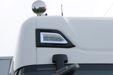 ˹������ ��Rϵ�� 500���� 6X2Rǣ����(��ɫ)(�ͺ�R500 6x2)ͼƬ