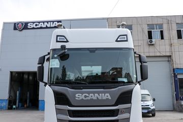 ˹������ ��Rϵ�� 500���� 6X2Rǣ����(��ɫ)(�ͺ�R500 6x2)ͼƬ