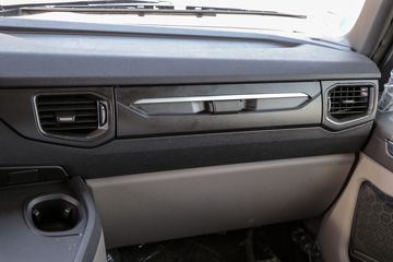 ˹������ ��Rϵ�� 500���� 6X2Rǣ����(��ɫ)(�ͺ�R500 6x2)ͼƬ