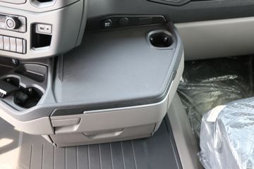 ˹������ ��Rϵ�� 500���� 6X2Rǣ����(��ɫ)(�ͺ�R500 6x2)ͼƬ