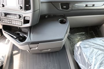 ˹������ ��Rϵ�� 500���� 6X2Rǣ����(��ɫ)(�ͺ�R500 6x2)ͼƬ