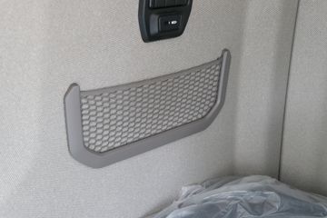 ˹������ ��Rϵ�� 500���� 6X2Rǣ����(��ɫ)(�ͺ�R500 6x2)ͼƬ