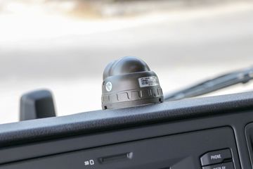 ˹������ ��Rϵ�� 500���� 6X2Rǣ����(��ɫ)(�ͺ�R500 6x2)ͼƬ