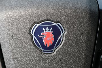 ˹������ ��Rϵ�� 500���� 6X2Rǣ����(��ɫ)(�ͺ�R500 6x2)ͼƬ