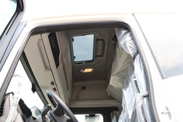 ˹������ ��Rϵ�� 500���� 6X2Rǣ����(��ɫ)(�ͺ�R500 6x2)ͼƬ