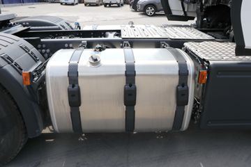 ˹������ ��Rϵ�� 500���� 6X2Rǣ����(��ɫ)(�ͺ�R500 6x2)ͼƬ