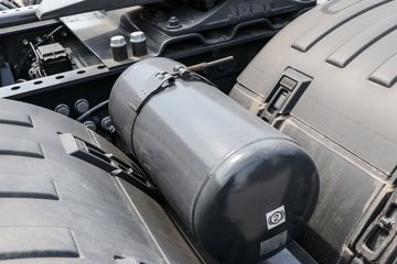 ˹������ ��Rϵ�� 500���� 6X2Rǣ����(��ɫ)(�ͺ�R500 6x2)ͼƬ