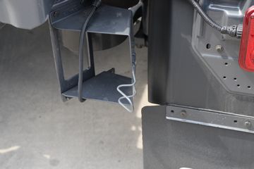 ˹������ ��Rϵ�� 500���� 6X2Rǣ����(��ɫ)(�ͺ�R500 6x2)ͼƬ