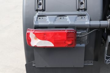 ˹������ ��Rϵ�� 500���� 6X2Rǣ����(��ɫ)(�ͺ�R500 6x2)ͼƬ