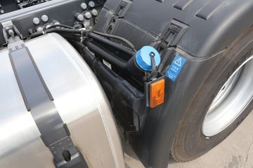 ˹������ ��Rϵ�� 500���� 6X2Rǣ����(��ɫ)(�ͺ�R500 6x2)ͼƬ