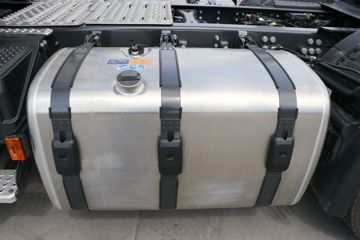 ˹������ ��Rϵ�� 500���� 6X2Rǣ����(��ɫ)(�ͺ�R500 6x2)ͼƬ