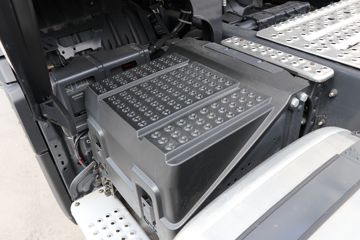 ˹������ ��Rϵ�� 500���� 6X2Rǣ����(��ɫ)(�ͺ�R500 6x2)ͼƬ