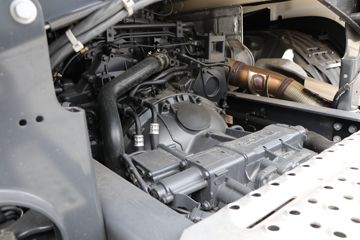 ˹������ ��Rϵ�� 500���� 6X2Rǣ����(��ɫ)(�ͺ�R500 6x2)ͼƬ