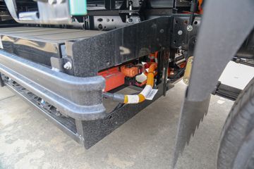 ����Ծ�� ����ES80 4.1T 3.805�׵��Ŵ��綯����С��55.7kWhͼƬ