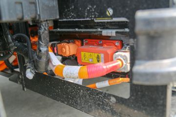 ����Ծ�� ����ES80 4.1T 3.805�׵��Ŵ��綯����С��55.7kWhͼƬ