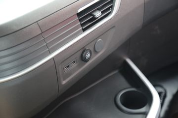 �������� ��ʨH6 560���� 6X4 LNG�Զ���ǣ����(Һ��)(CQ4257SZ384S)ͼƬ