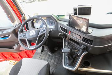 �������� ��ʨH6 560���� 6X4 LNG�Զ���ǣ����(Һ��)(CQ4257SZ384S)ͼƬ