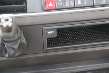 �������� ��ʨH6 560���� 6X4 LNG�Զ���ǣ����(Һ��)(CQ4257SZ384S)ͼƬ