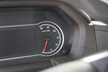 �������� ��ʨH6 560���� 6X4 LNG�Զ���ǣ����(Һ��)(CQ4257SZ384S)ͼƬ