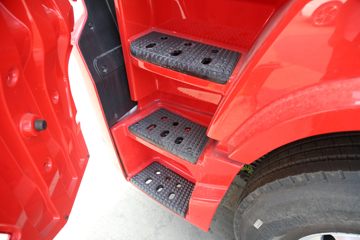 �������� ��ʨH6 560���� 6X4 LNG�Զ���ǣ����(Һ��)(CQ4257SZ384S)ͼƬ