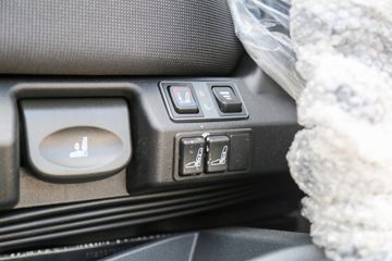 �������� ��ʨH6 560���� 6X4 LNG�Զ���ǣ����(Һ��)(CQ4257SZ384S)ͼƬ