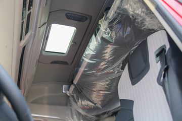 �������� ��ʨH6 560���� 6X4 LNG�Զ���ǣ����(Һ��)(CQ4257SZ384S)ͼƬ