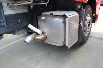 �������� ��ʨH6 560���� 6X4 LNG�Զ���ǣ����(Һ��)(CQ4257SZ384S)ͼƬ