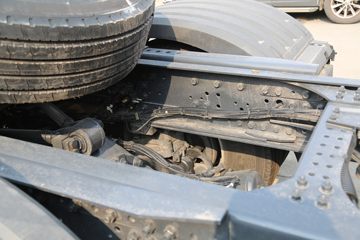 �������� ��ʨH6 560���� 6X4 LNG�Զ���ǣ����(Һ��)(CQ4257SZ384S)ͼƬ