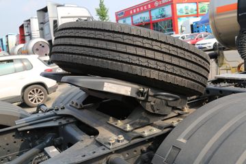 �������� ��ʨH6 560���� 6X4 LNG�Զ���ǣ����(Һ��)(CQ4257SZ384S)ͼƬ