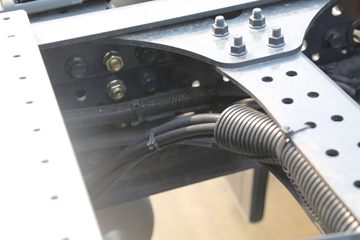 �������� ��ʨH6 560���� 6X4 LNG�Զ���ǣ����(Һ��)(CQ4257SZ384S)ͼƬ