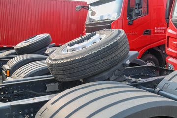 �������� ��ʨH6 560���� 6X4 LNG�Զ���ǣ����(Һ��)(CQ4257SZ384S)ͼƬ