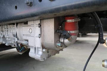 �������� ��ʨH6 560���� 6X4 LNG�Զ���ǣ����(Һ��)(CQ4257SZ384S)ͼƬ