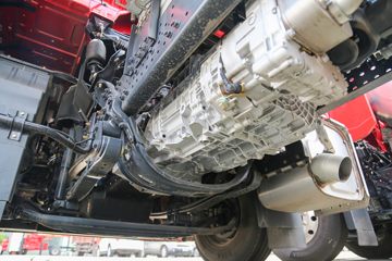 �������� ��ʨH6 560���� 6X4 LNG�Զ���ǣ����(Һ��)(CQ4257SZ384S)ͼƬ