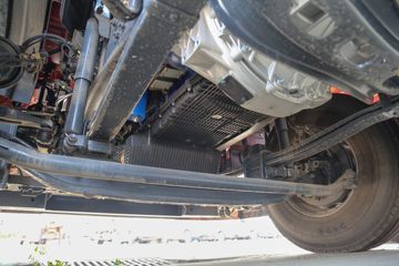 �������� ��ʨH6 560���� 6X4 LNG�Զ���ǣ����(Һ��)(CQ4257SZ384S)ͼƬ