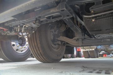 �������� ��ʨH6 560���� 6X4 LNG�Զ���ǣ����(Һ��)(CQ4257SZ384S)ͼƬ