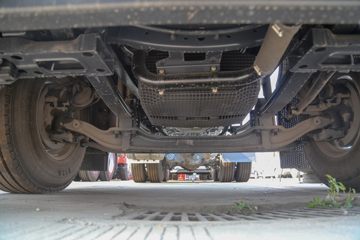 �������� ��ʨH6 560���� 6X4 LNG�Զ���ǣ����(Һ��)(CQ4257SZ384S)ͼƬ