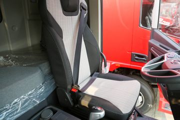 �������� �ܱ�H6 300���� 4X2 6.8�ײ�դʽ�ػ���(��ʿ��10��)(CQ5187CCYEY08521J)ͼƬ