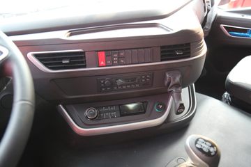 �������� �ܱ�H6 300���� 4X2 6.8�ײ�դʽ�ػ���(��ʿ��10��)(CQ5187CCYEY08521J)ͼƬ